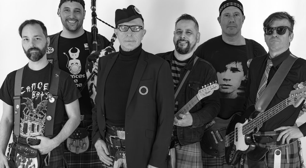 Photo en noir du groupe de Celtic Punk Rock The Real McKenzies