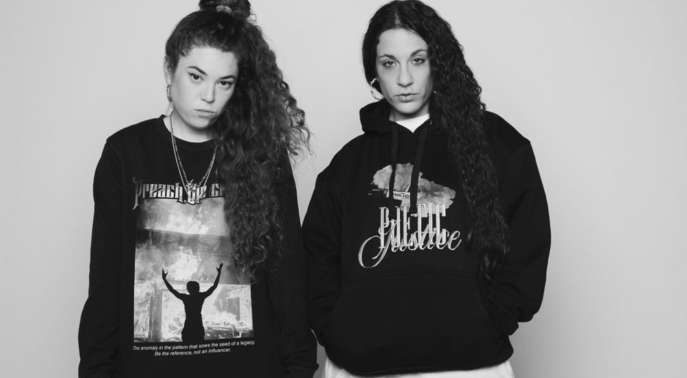 Photo en noir et blanc du duo de rap queer et espagnol Tribade