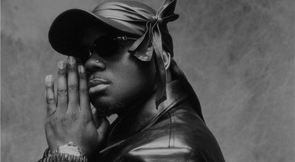 Photo en noir et blanc du rappeur français Zed