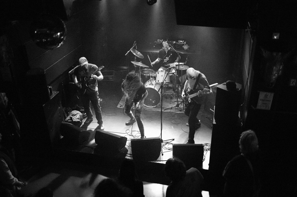 Photo des concerts d'Exorbitant Prices Must Diminish et de La Chorale Pissenlit au Rez-Usine