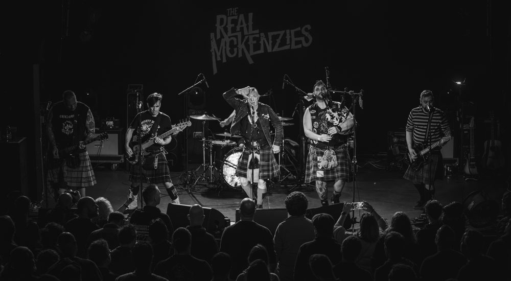 Photo du concert des Real Mckenzies, avec DJ Saint Xavier en warm up et after au Rez-Usine
